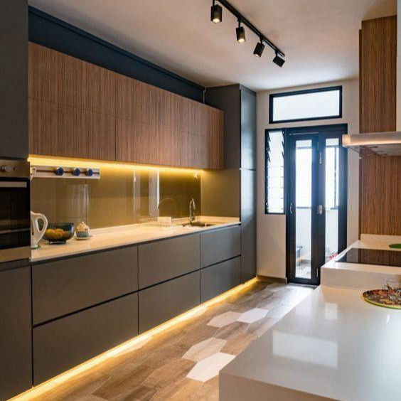 Keukenkast van villa/appartement met superduurzaam MR MDF-materiaal en matgrijze afwerking