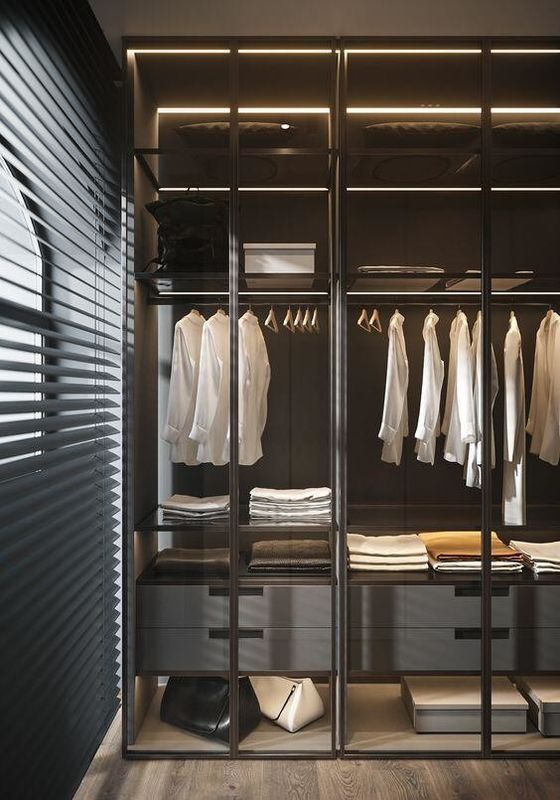 Gepersonaliseerde kast in moderne stijl voor kledingopslag