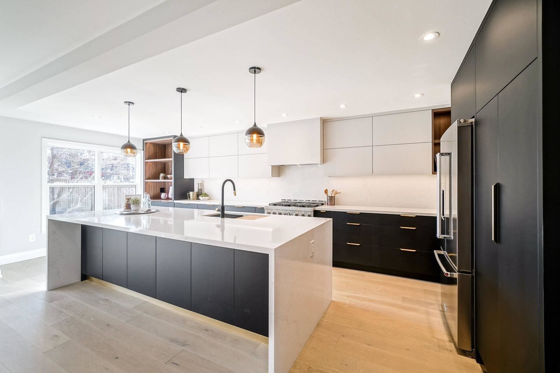 Gepersonaliseerde kledingkast met drawer glijbaan en modern ontwerp