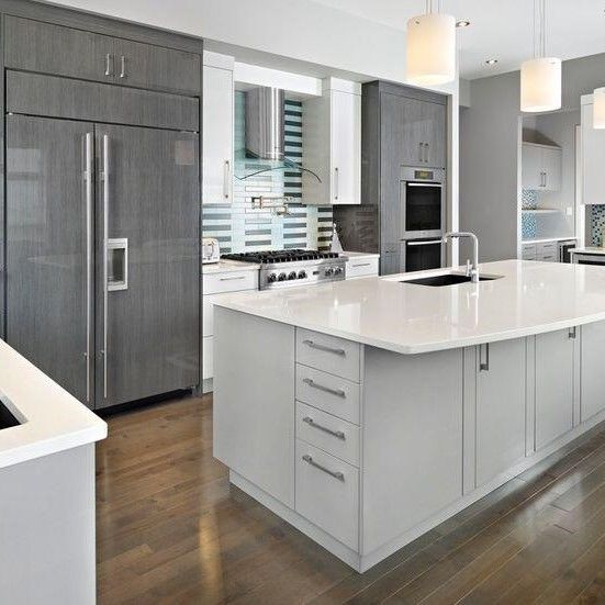 Gepersonaliseerde Gloss Keukenkas met modern ontwerp en accessoires