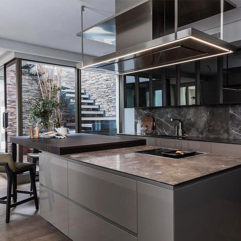 Op maat gemaakte kleuren modulaire luxe keukenkasten met modern ontwerp en fineer afwerking