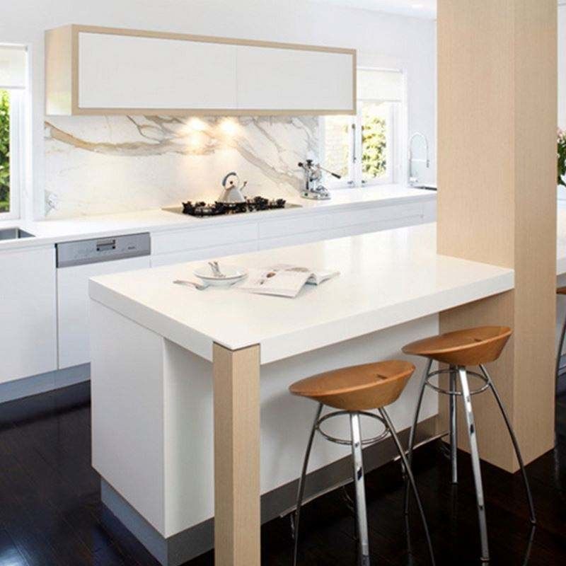 Op maat gemaakte veneer kleur wit pvc keukenkasten voor modern design op de markt