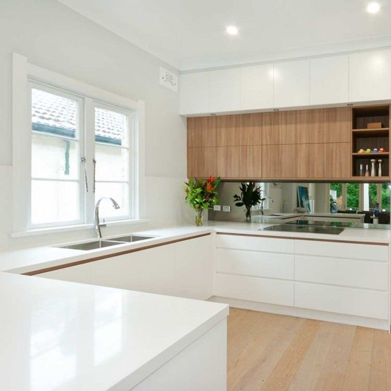 Moderne keukenkast met acryl deurpaneel en kwartssteen