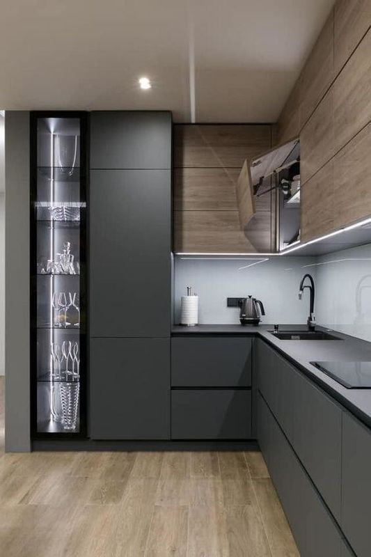 Behoorlijke Lazy Susan opslag in Donkere Pantry Unit Keukenkasten met Blum Hardware