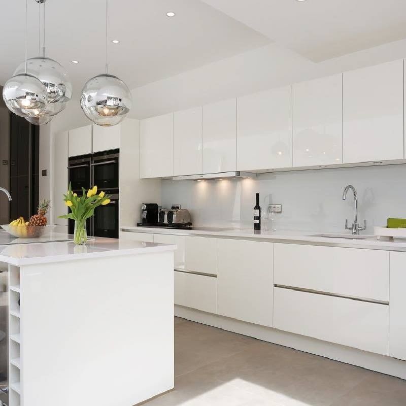 Behoorlijke Lazy Susan opslag in Donkere Pantry Unit Keukenkasten met Blum Hardware