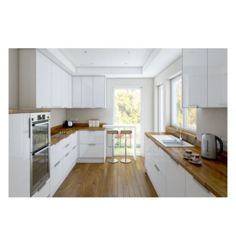 Kleine keuken modulaire kasten in licht glanzend lak afwerking en aangepaste Ral kleur