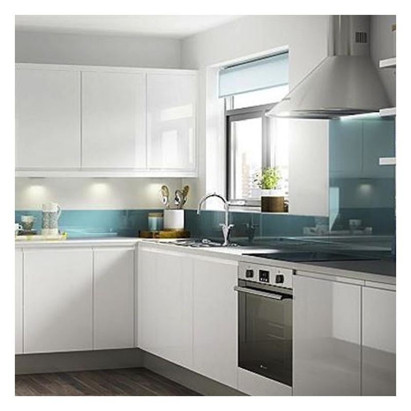 Kleine keuken modulaire kasten in licht glanzend lak afwerking en aangepaste Ral kleur