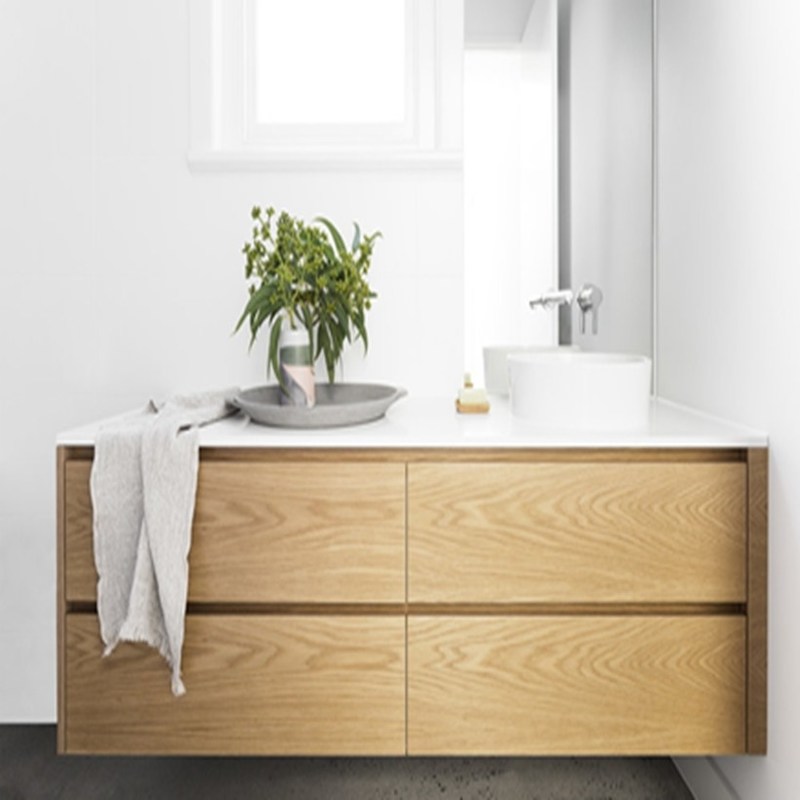 Moderne Euro-stijl badkamer vanity met hout graan drijvende vanity en zilveren spiegel