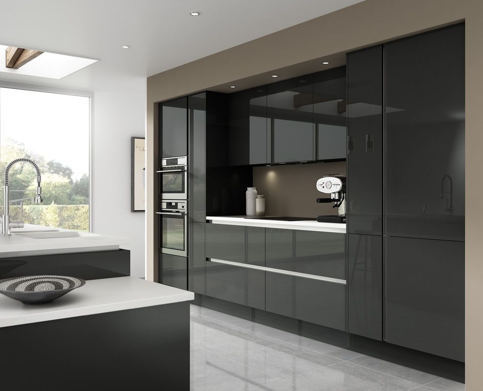 Huiskeuken Glanzende keukenkas met HDF-deurmateriaal en modern ontwerp