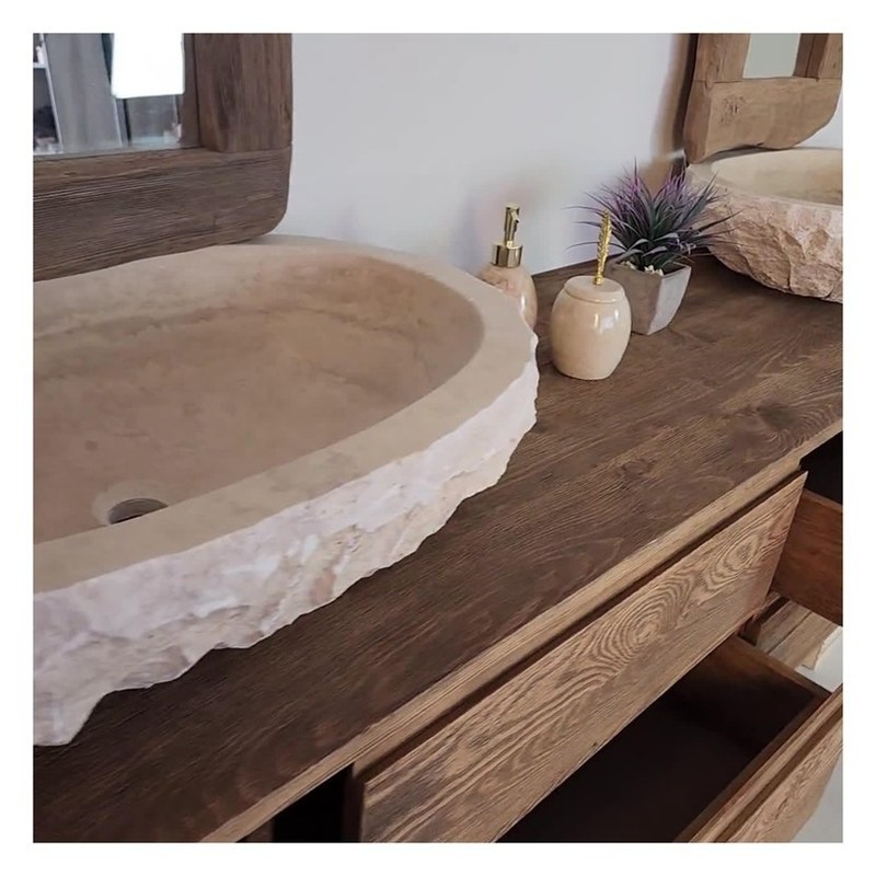 Massivhouten badkamerkas met zilveren spiegel en vintage stijl