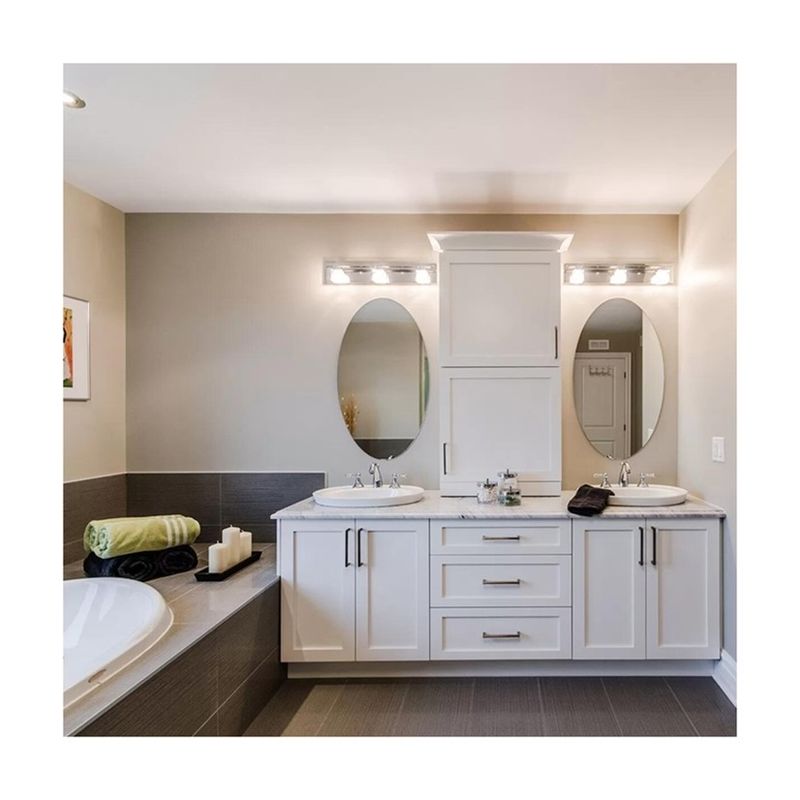 Gepersonaliseerde ontwerpen 42 inch White Shaker Badkamer Vanity LED Spiegel en Kas Combo