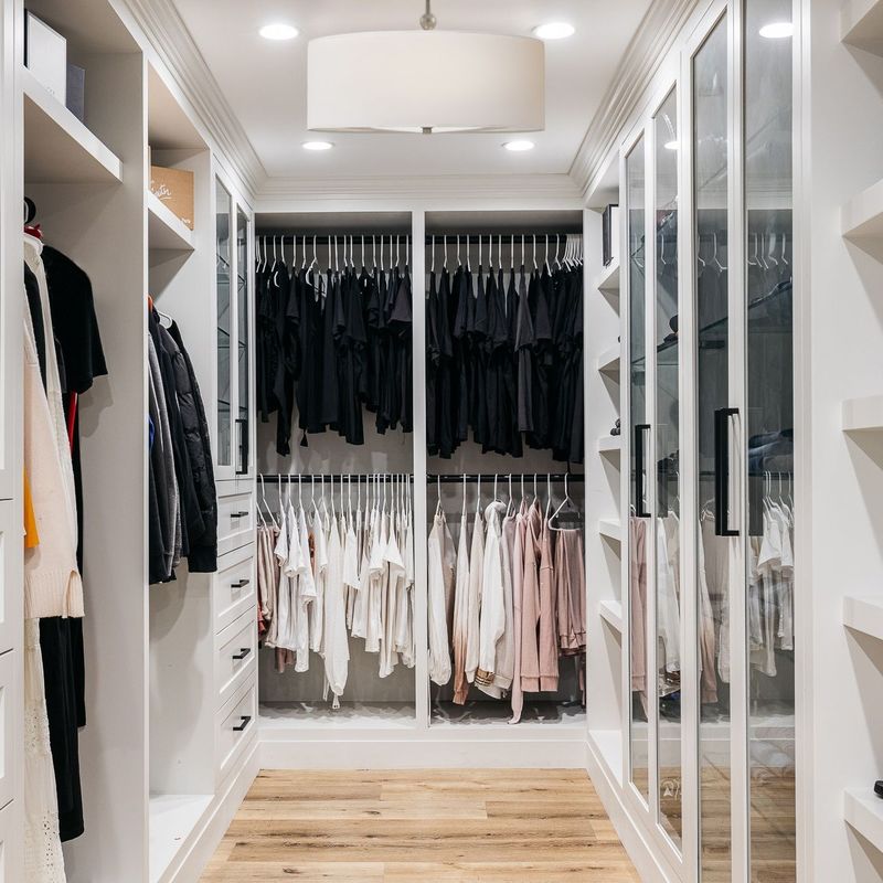 Contemporary Design MR HDF Board Closet Customized Wardrobe Cabinet voor het moderne leven