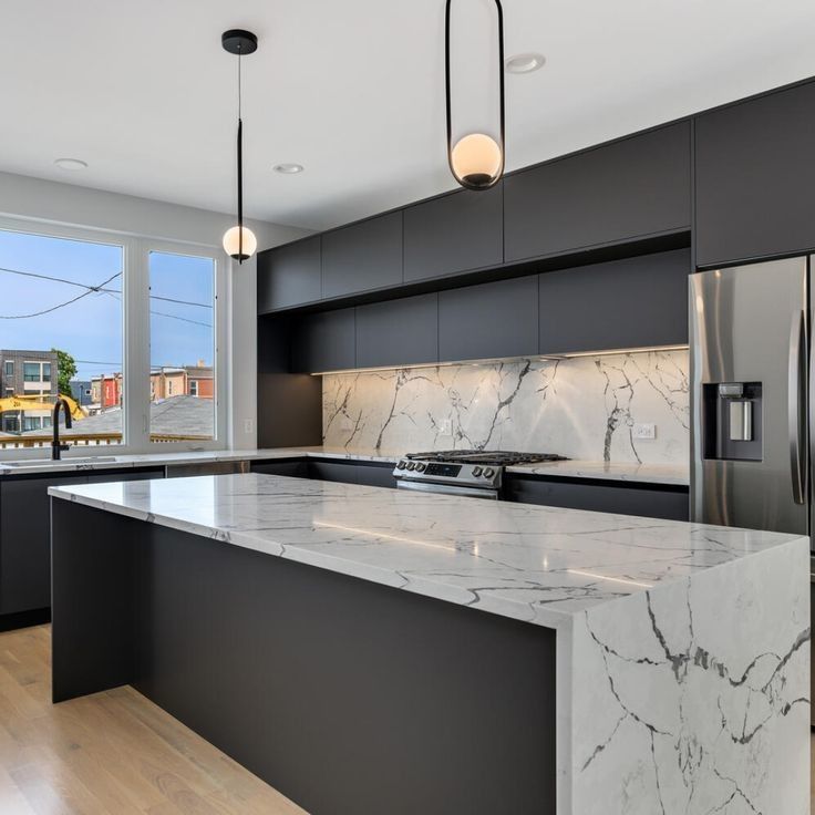 Gepersonaliseerde veneer kleur donkere pantry eenheid Keukenkasten met binnen accessoires