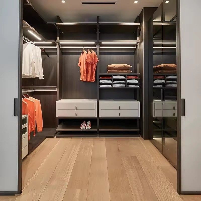 Moderne stijl walk-in kastkast voor aangepaste slaapkamermeubilair in houten modulaire