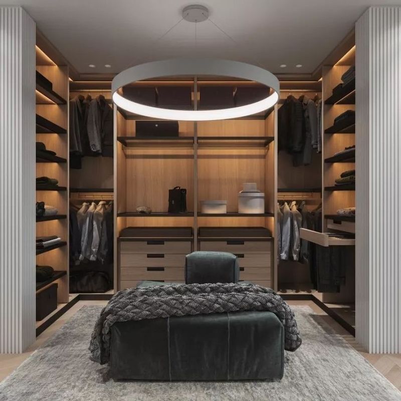 Moderne houten melamine slaapkamerkasten Walk in Closet-systeem voor luxe woonruimtes